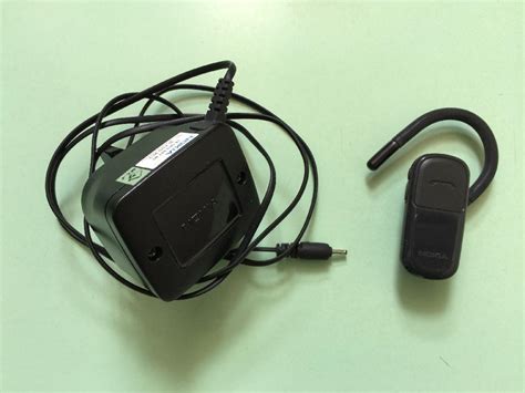 藍(lán)牙耳機(jī)充電器(藍(lán)牙耳機(jī)充電器是什么樣的)縮略圖
