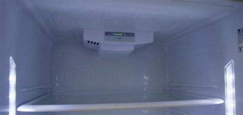電冰箱冷藏室結(jié)冰的原因(電冰箱冷藏室不制冷是怎么回事)縮略圖