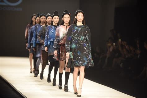 服裝秀視頻女裝(服裝秀視頻女裝韓國(guó))縮略圖