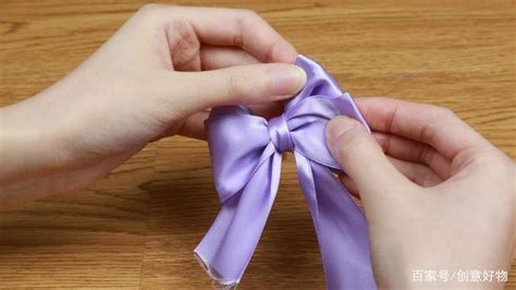 絲帶蝴蝶結(jié)打法(絲帶蝴蝶結(jié)打法簡單)縮略圖