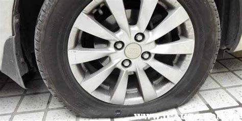 汽車輪胎沒氣了怎么解決(汽車輪胎沒氣了怎么解)縮略圖