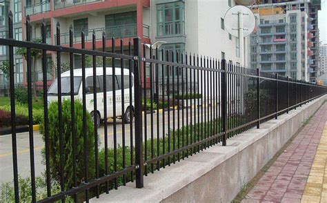 不銹鋼管材鋅鋼護(hù)欄,不銹鋼護(hù)欄和鋅鋼護(hù)欄多少錢一米縮略圖