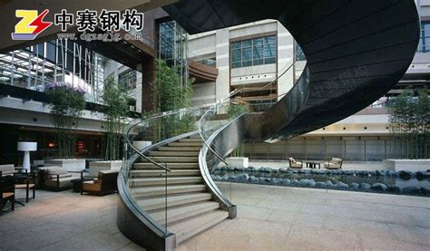 旋轉(zhuǎn)樓梯鋼結(jié)構(gòu)(旋轉(zhuǎn)樓梯鋼結(jié)構(gòu)多少錢)縮略圖