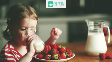 養(yǎng)樂(lè)多小孩子可以喝嗎,養(yǎng)樂(lè)多小孩可以喝嗎縮略圖