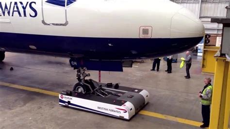 牽引車飛機,牽引車飛機視頻縮略圖
