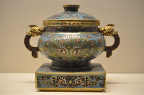 銀色器物by藝術(shù)家脾氣(銀色器物藝術(shù)家脾氣免費(fèi)閱讀)縮略圖