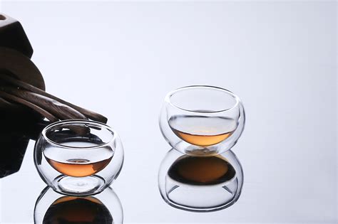 玻璃杯雙層隔熱(玻璃杯雙層隔熱哪個(gè)好)縮略圖