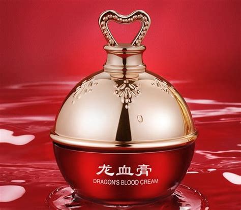 貴婦膏和龍血膏哪個(gè)好用(為什么龍血膏不建議白天使用)縮略圖