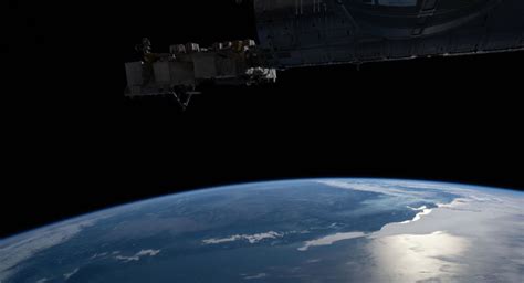 機(jī)械臂剪斷衛(wèi)星(機(jī)械臂剪斷衛(wèi)星怎么辦)縮略圖