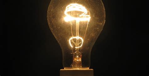 白熾燈與led燈的區別(白熾燈與led燈的區別原理)縮略圖
