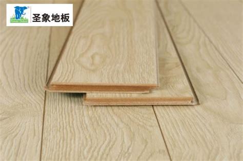 復(fù)合地板怎么安裝(實(shí)木復(fù)合地板怎么安裝)縮略圖