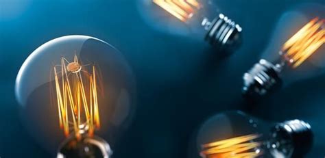 電燈泡是誰(shuí)發(fā)明的,電燈泡是誰(shuí)發(fā)明的呀縮略圖