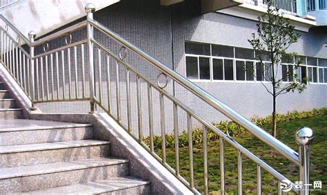 樓梯扶手用什么材料好(樓梯扶手用什么材料好看)縮略圖