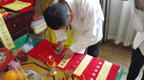 護身符為什么不能壓在枕頭下,護身符為什么不能壓在枕頭下面縮略圖