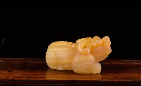黃龍玉怎么保養才能越來越亮(黃龍玉怎樣保養最好)縮略圖