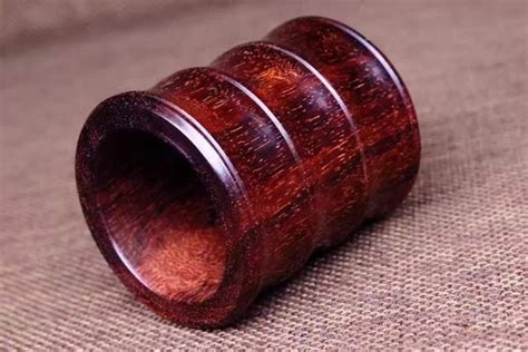 綠檀和紫檀哪個(gè)好(綠檀和紫檀哪個(gè)好一點(diǎn))縮略圖
