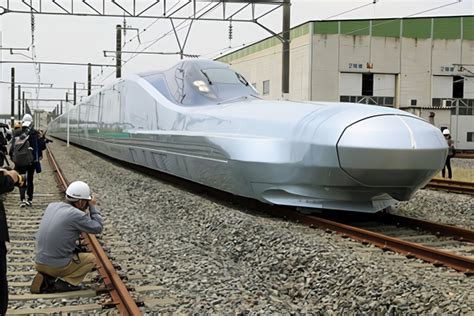 子彈頭汽車(子彈頭汽車圖片與報(bào)價(jià))縮略圖